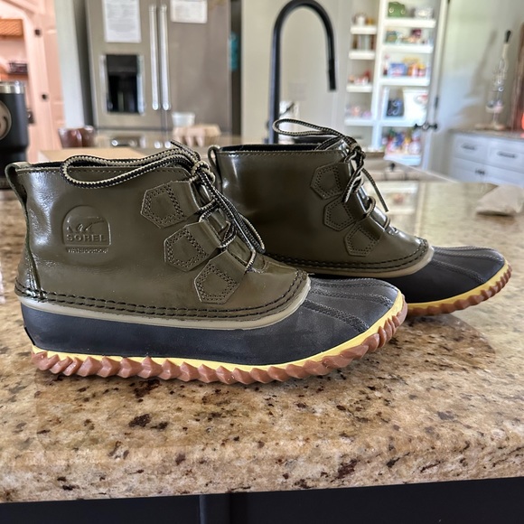 Sorel In N About Rain boots - Picture 3 of 5